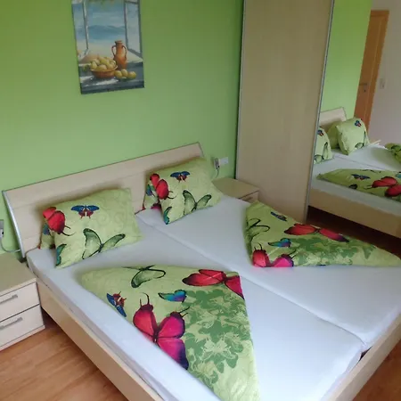Holiday home Mit Panoramaterrasse In *